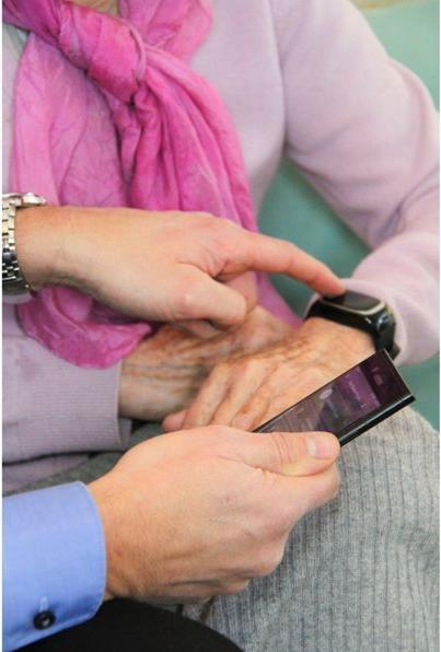 Image du produit One Button Phone montre/bracelet d'appel d'urgence (31 mm, 2G)