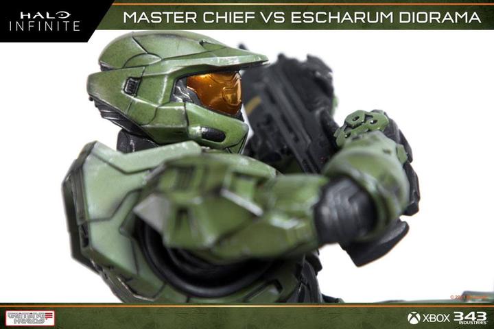 Actual product image Gaming Heads Halo: Infinite statuette 1/8 Master Chief vs. Escharum 31 cm