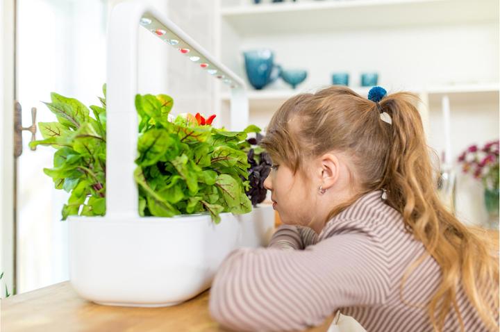 Actual product image Click and Grow Smart Garden 9 (62.50 cm)