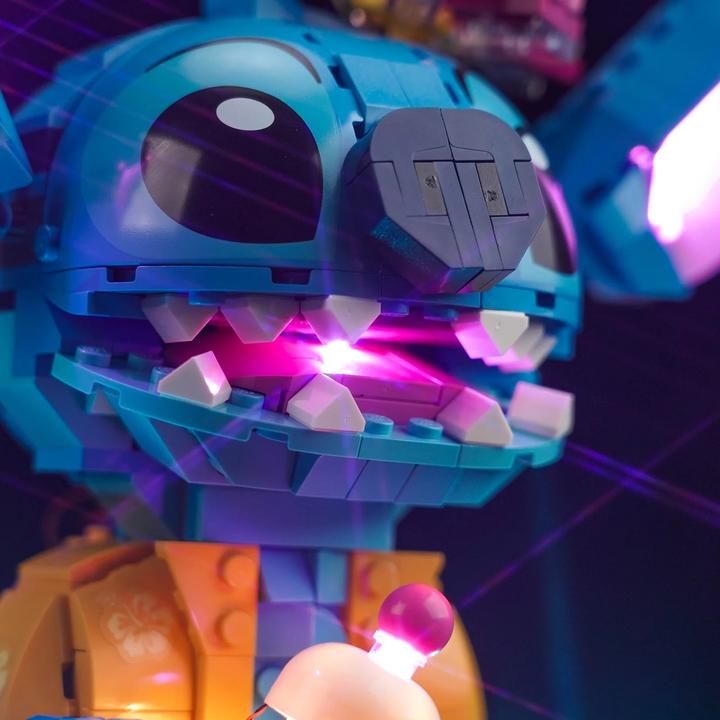 Immagine prodotto BrickBling Set di luci a LED per LEGO Stitch (43249) incluso telecomando