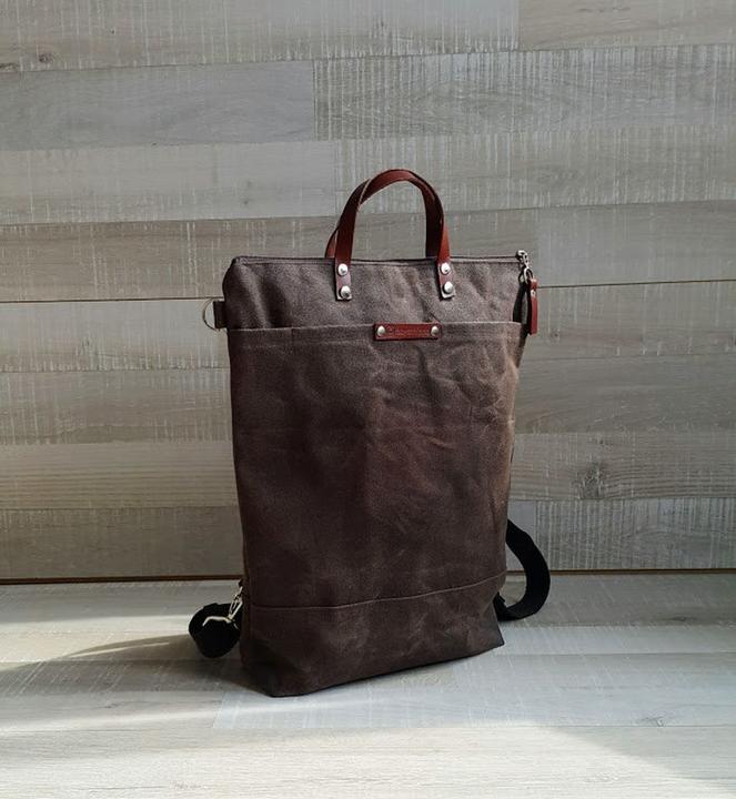 Produktbild Only-Bags.Store Rucksack aus gewachstem Canvas – Kaffeebraun, umwandelbarer Rucksack, Windelrucksack, A3, Rucksäcke