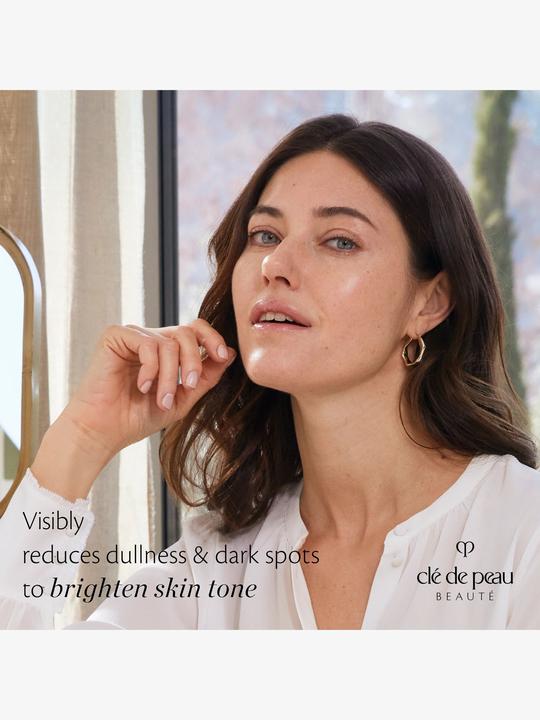 Actual product image Clé de Peau Beauté Brightening Enhancer Veil (30 ml)