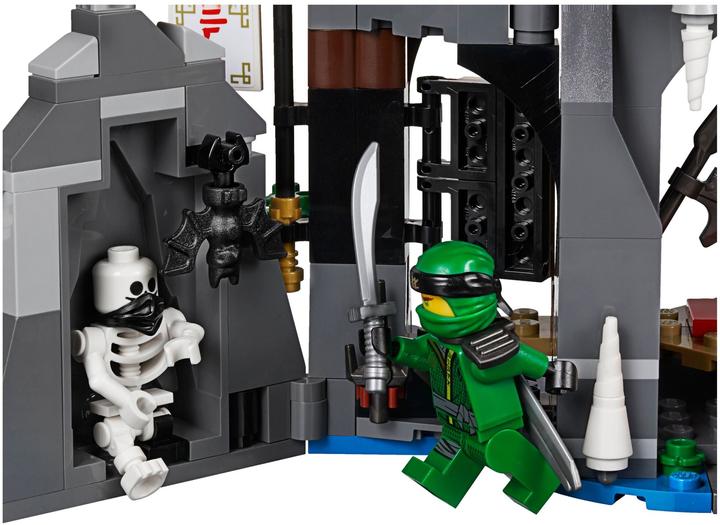 Actual product image LEGO Ninjago Temple of Resurrection (70643, LEGO Ninjago)