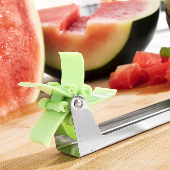 Actual product image InnovaGoods Cube cutter for watermelon
