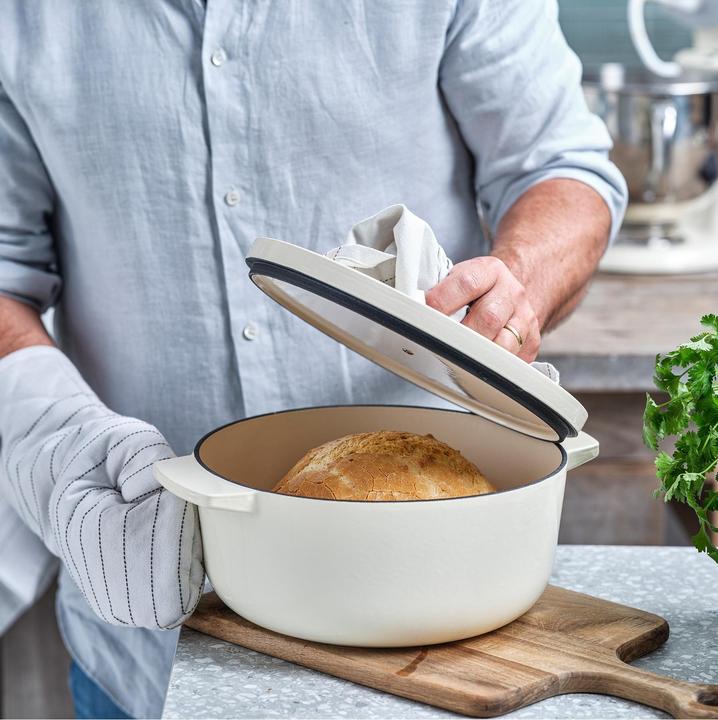 Productafbeelding KitchenAid braadpan 26cm - gemailleerd gietijzer - amandel wit - rond (26 cm, Braadpan + kasserol, Gietijzer)