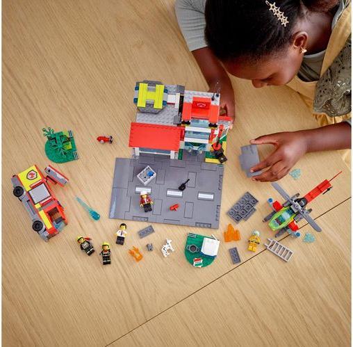 Actual product image LEGO Fire station (60320, LEGO City)