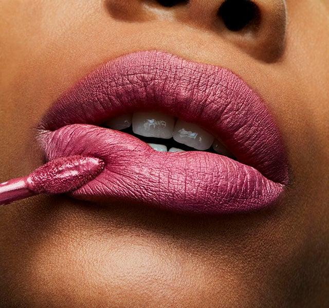 Actual product image MAC Cosmetics Retro Matte Liquid Lipcolour (Metallic Rose)