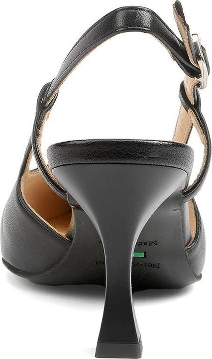 Actual product image Nero Giardini Alek (38)