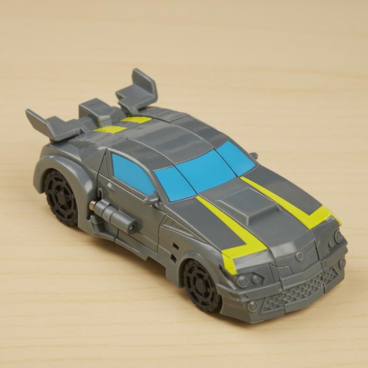 Actual product image Hasbro Transformers Cyberverse 1 Step Shadow Bumblebee