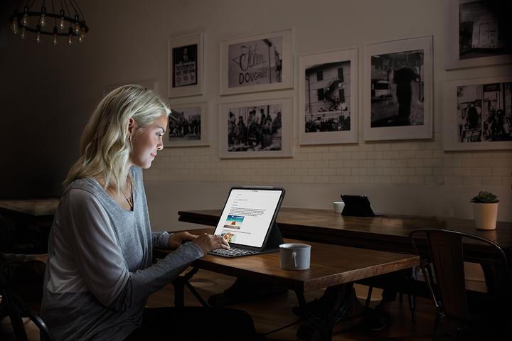 Actual product image Logitech Slim Folio Pro (CH, iPad Pro 11 2018 (1. Gen), iPad Pro 11 2020 (2. Gen), iPad Pro 11 2021 (3rd Gen), iPad Pro 11 2022 (4th Gen))