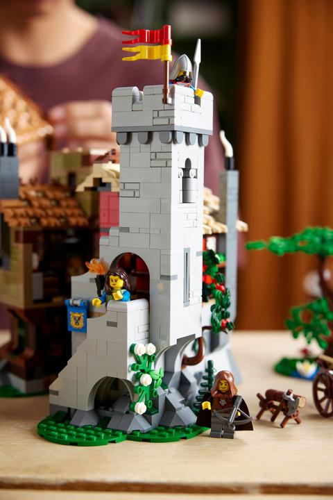 Actual product image LEGO Medieval town square (10332, LEGO Icons, LEGO Rare Sets)