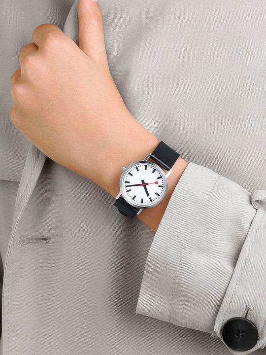 Immagine prodotto Mondaine Classic Pure (Orologio da polso analogico, Fatto in Svizzera, 36 mm)