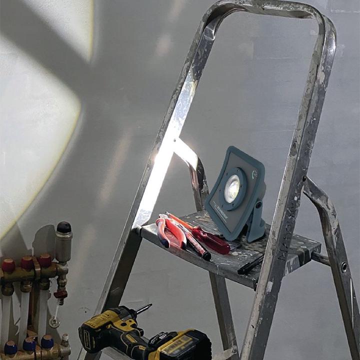 Produktbild Scangrip Akku-Handarbeitsleuchte (2000 lm)