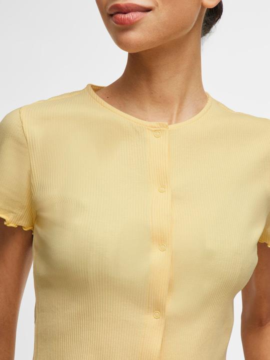 Actual product image Vila Buttoned top with short sleeves (M)