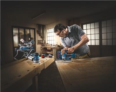 Immagine prodotto Bosch Professional Sega circolare GST 150 CE, in una valigetta da artigiano
