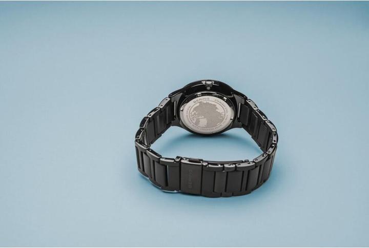 Actual product image Bering Classic (Analogue wristwatch, 40 mm)