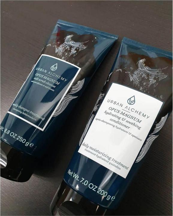Actual product image Urban Alchemy OPUS MAGNUM Scrub Cleansing Shampoo (Liquid shampoo)