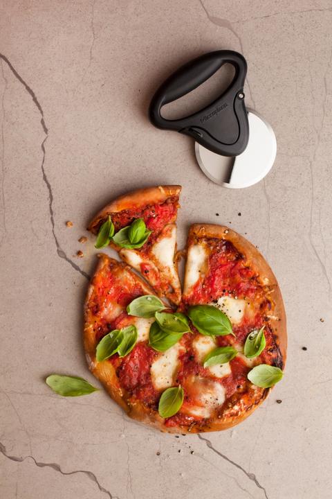 Actual product image Microplane Pizza cutter black