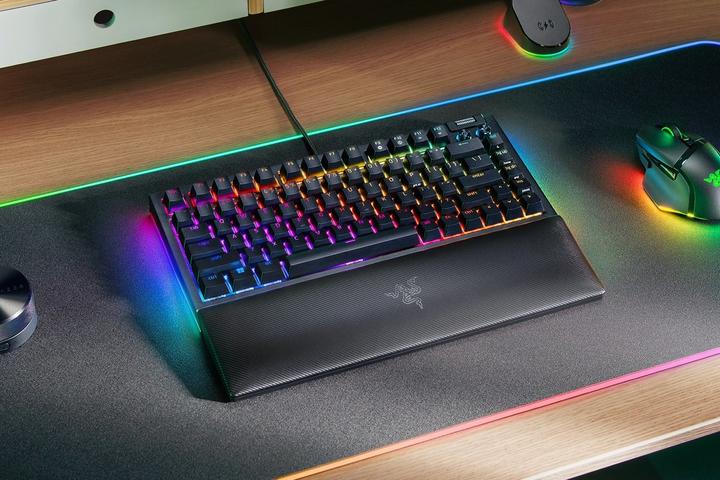Actual product image Razer BlackWidow V4 (US, Cable)