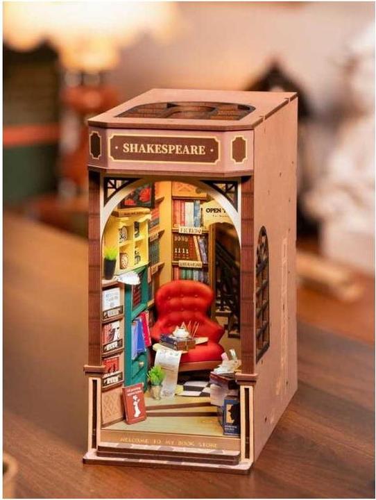 Actual product image Robotime Model kit 'Bookstore'