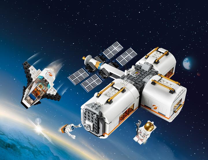 Actual product image LEGO Moon Space Station (60227, LEGO City)