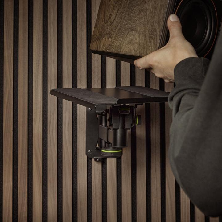 Immagine prodotto Gravity SP WM 1 B - Supporto a parete inclinabile e girevole per monitor da studio (Installazione a parete, Perno di rotazione, Inclinabile)