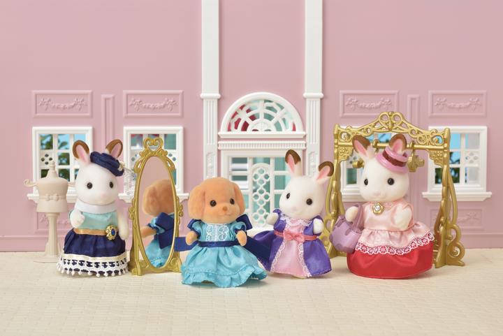 Actual product image Sylvanian Families Boutique Fashion Set