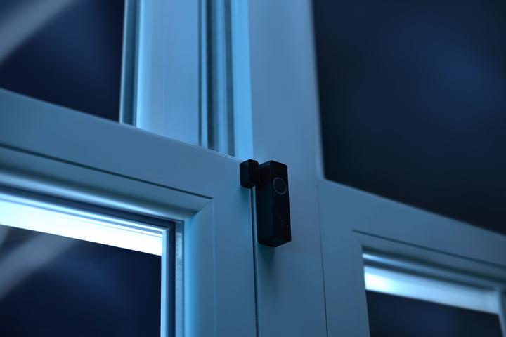 Actual product image Philips Hue Secure Contact Sensor