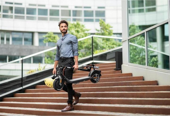 Produktbild Segway-Ninebot F30D (20 km/h, 30 km, 300 W)