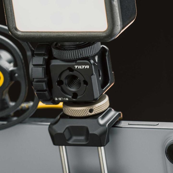 Produktbild Tilta Multi-Functional Cold Shoe Mounting Bracket (Cage Zubehör)