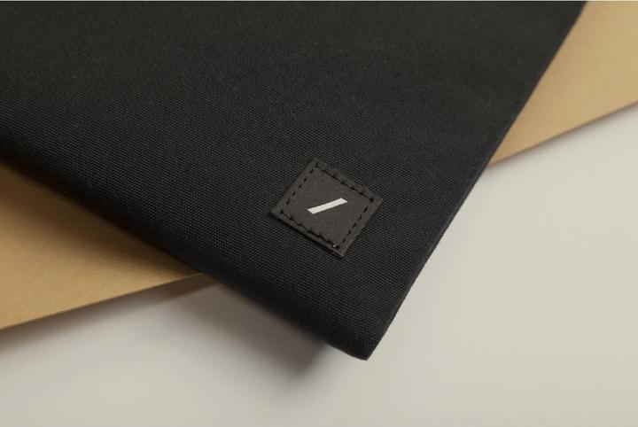 Produktbild Native Union W.F.A Sleeve für MacBook Pro 14 Schwarz MacBook Pro 14 (14", Apple)