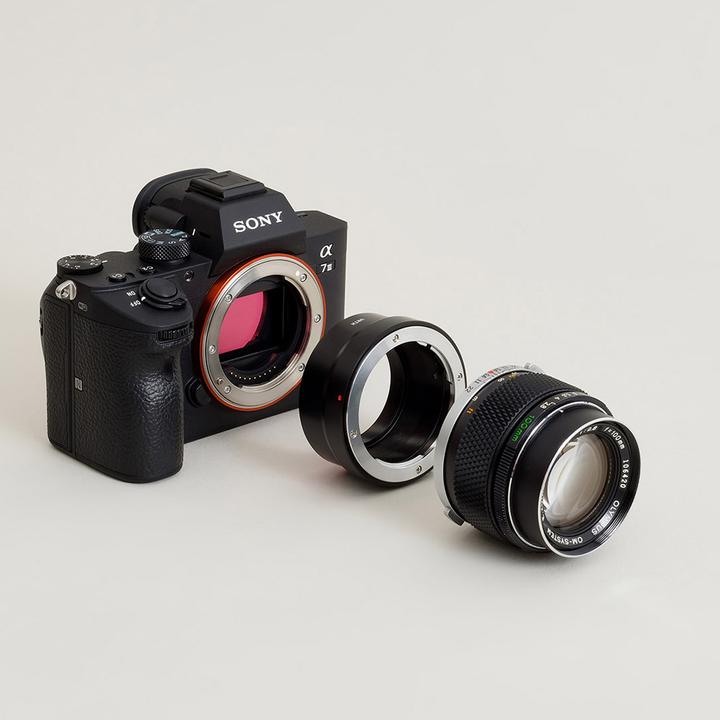 Produktbild Urth Lens Mount Adapter: Compatible with Olympus OM Lens to Sony E Camera Body