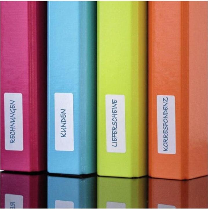 Actual product image Avery Universal labels