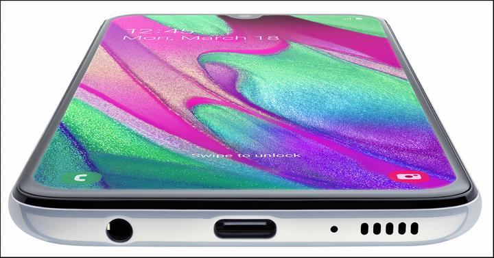 Image du produit Samsung Galaxy A40 version UE (64 Go, Blanc, 5.90", Double SIM, 16 Mpx, 4G)