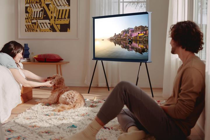 Actual product image Samsung The Serif QE55LS01RBU (55", QLED, 4K, 2019)