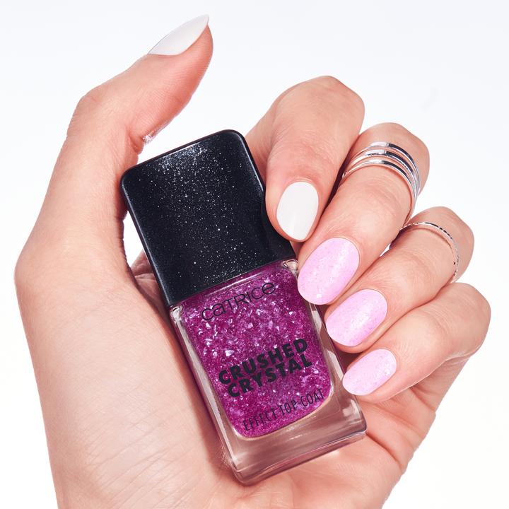 Actual product image Catrice Crushed Crystal Effect Top Coat (Amethyst aura, Top coat)