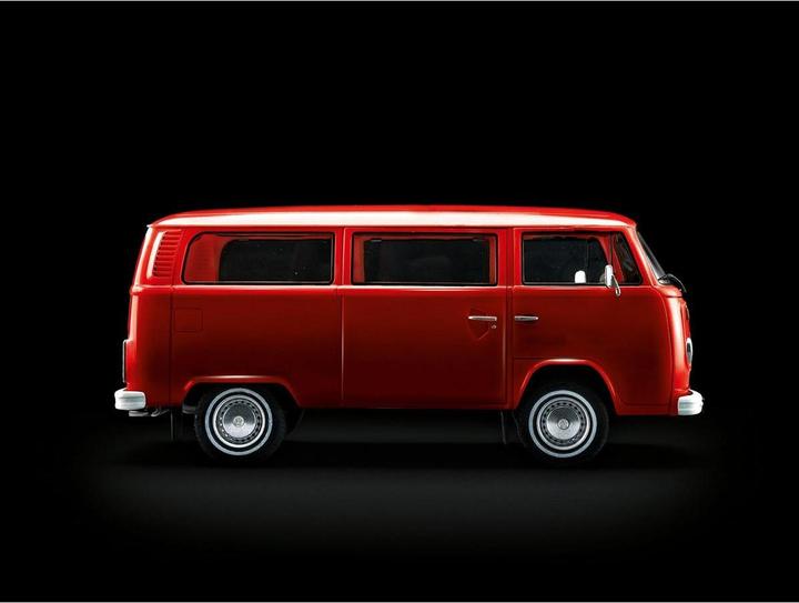 Actual product image Revell VW T2 Bus