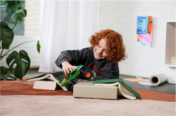 Actual product image LEGO Monster Jam Dragon (42149, LEGO Technic)