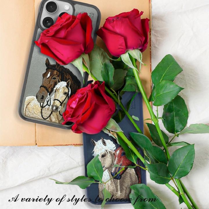 Produktbild Santa Barbara iPhone 16 Pro Max - Polo Isidore - Premium Hülle mit Pferd-Stickerei, Grau (Apple iPhone 16 Pro Max)