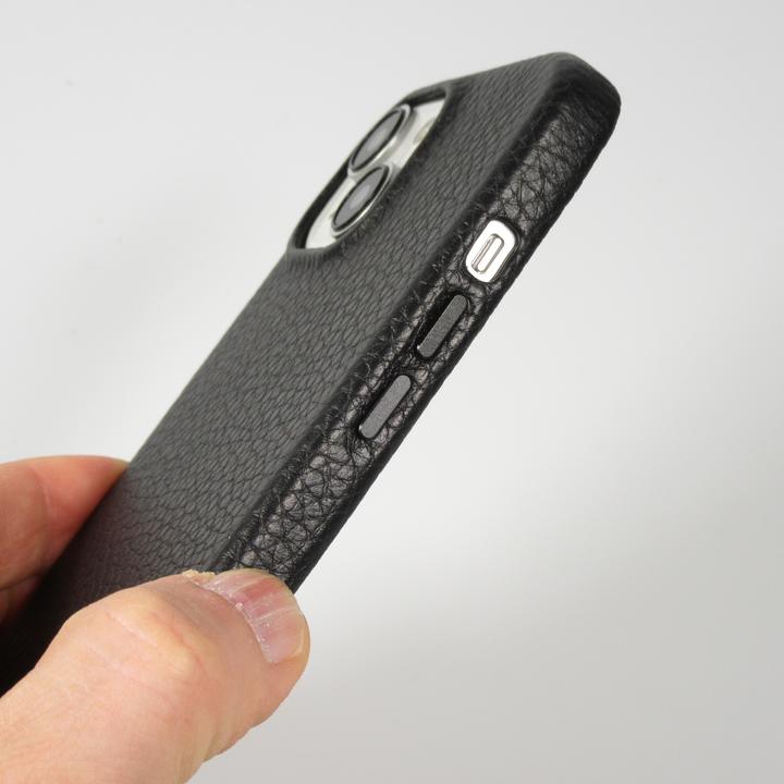 Immagine prodotto PhoneLook Copertina in pelle di vitello di lusso completamente granulata con pulsanti in metallo e MagSafe (Apple iPhone 15)