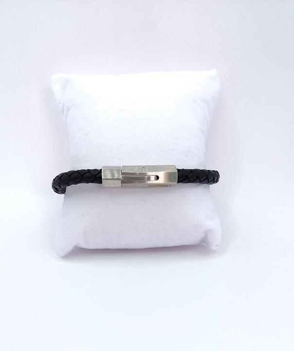 Immagine prodotto Thomss Bracciale in pelle No.19 unisex in pelle nera e chiusura in acciaio inossidabile circonferenza 21,5 (21.50 cm, Acciaio inossidabile, 100% pelle)