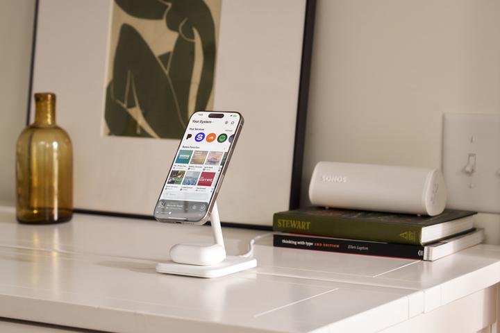 Actual product image TwelveSouth HiRise 2 Deluxe (Qi2) (15 W)