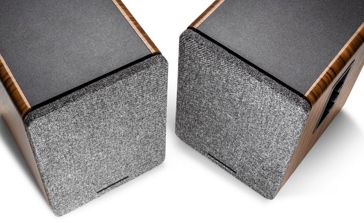 Actual product image Wavemaster Base (1 pair, 30 W)