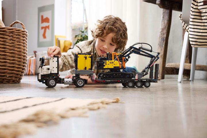 Image du produit LEGO Camion Volvo FMX avec pelle sur chenilles EC230 Electric (42175, LEGO Technic)