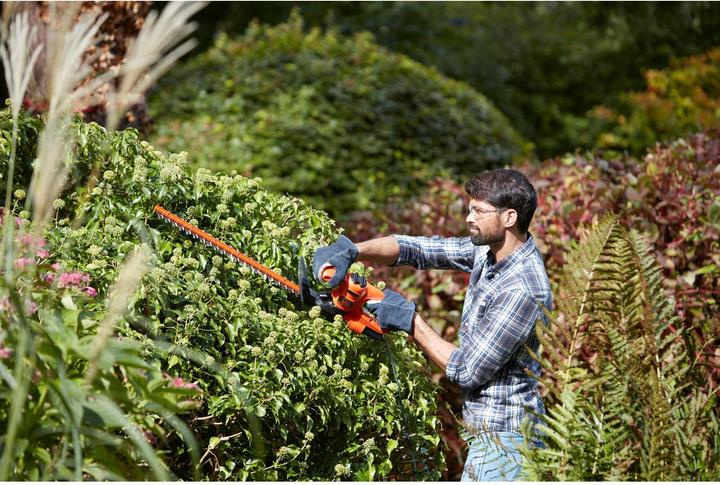 Produktbild Black & Decker Blac Heckenschere BEHT251QS 450W 50 cm Schwertlänge, 18 mm Schnittstärke (Elektroheckenschere)