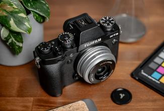 Actual product image Voigtländer Colour-Skopar 18mm / 2.8 asph. silver (Fujifilm X, APS-C / DX)