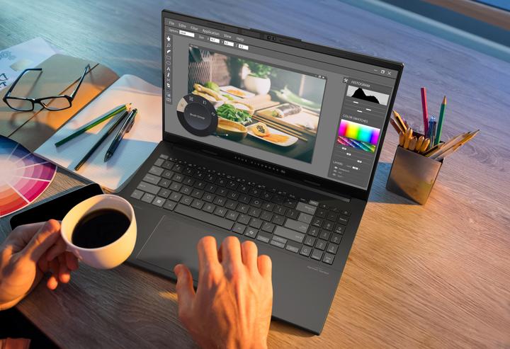 Produktbild ASUS Vivobook Pro 15 OLED N6506CU-MA040WS (90NB15E3-M002H0) (15.60", 24 GB, 1000 GB, Eng. Int.)