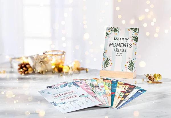 Produktbild Tischkalender "Happy Moments" mit Holzaufsteller 2025 (11 x 15.5 cm, Deutsch)
