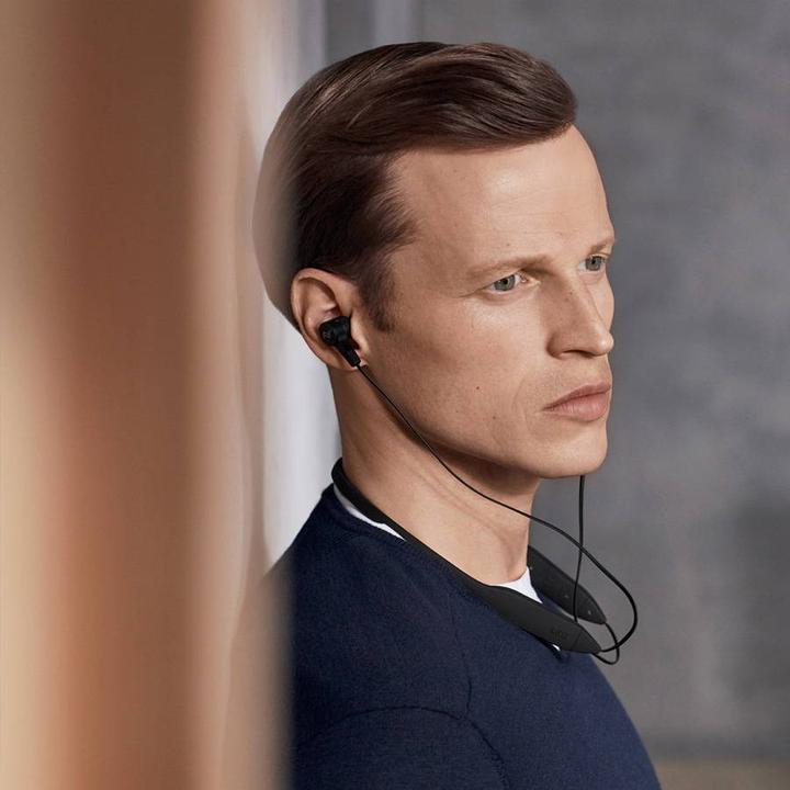 Produktbild KEF Motion One Porsche Design (10 h, Kabellos)