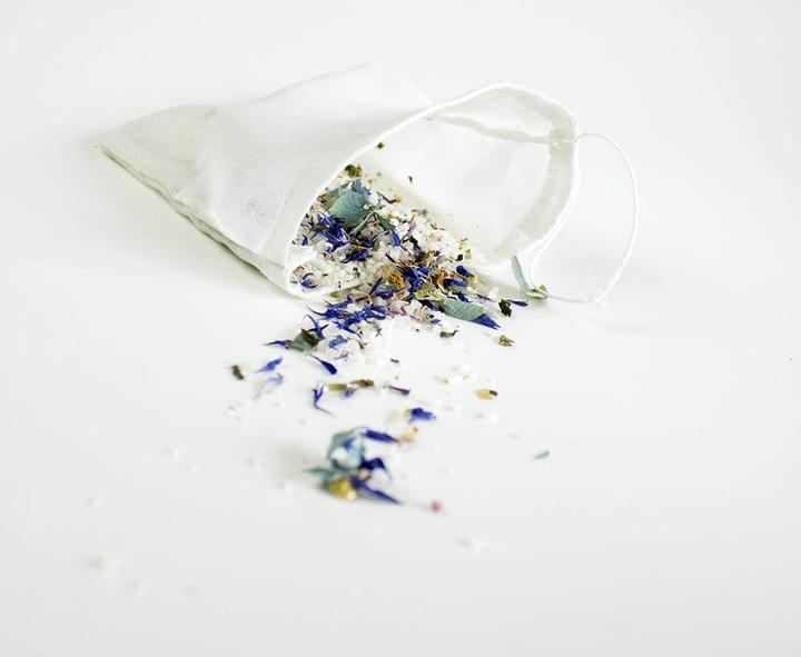 Image du produit I want you naked Aroma Bath SEA SALT, BENNET & GINGER - Original & Recharge (Perle de bain)